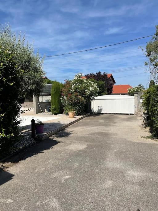 Villa Individuelle - Chassieu Exteriér fotografie